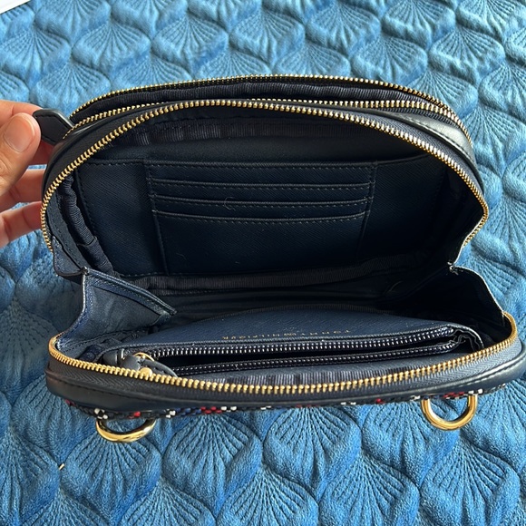 TOMMY HILFIGER BELT BAG WITH VERTICAL LINES - Picture 6 of 9